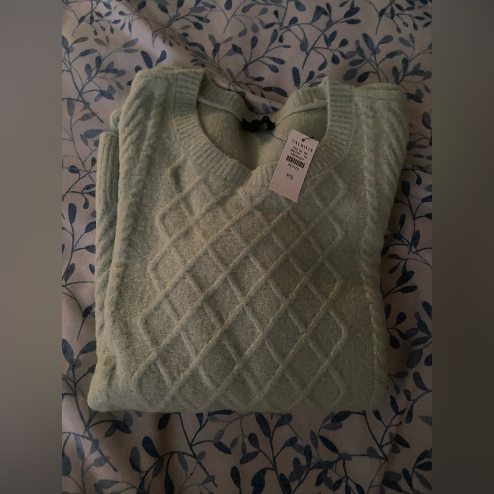 Talbots Mint Green Diamond Cable V-Neck Sweater